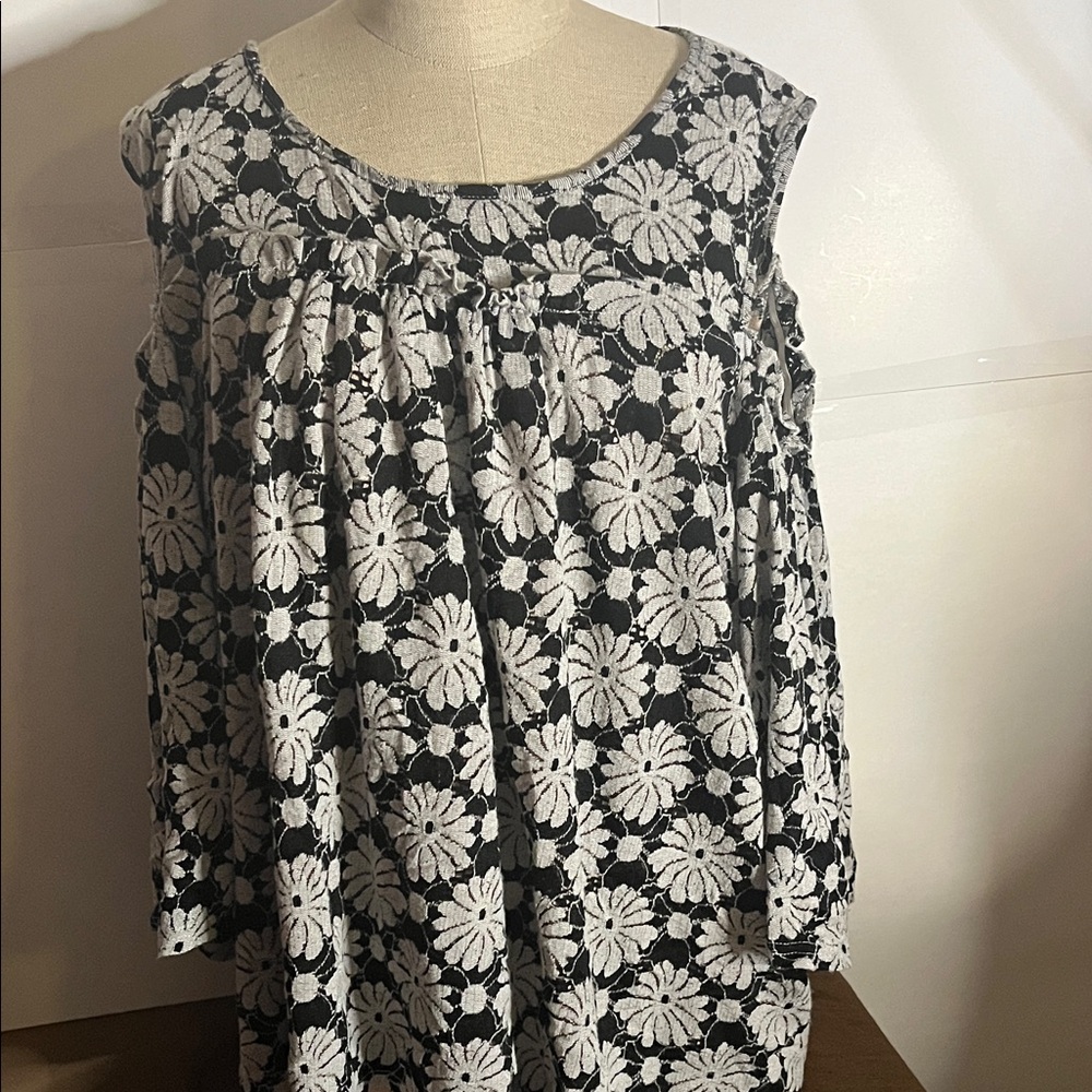 😄Plus size peep shoulder blouse 4x